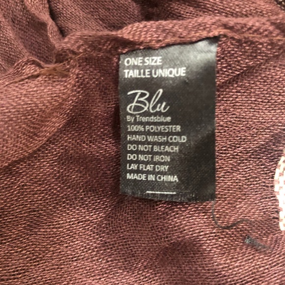 ✨Host Pick✨ Dark Brown/Grey striped scarf by Blu - Picture 3 of 3